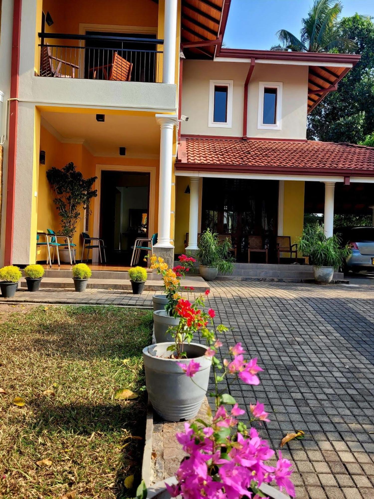 Bigcity Villa - Airport Transit Hotel Katunayaka Kültér fotó
